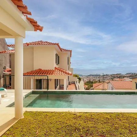 Private Heated Pool *